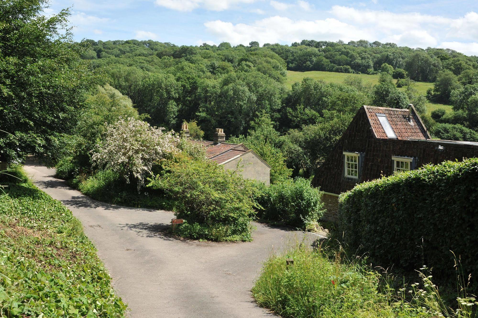 Appartamento Tucking Mill View- Self Catering Bath Esterno foto